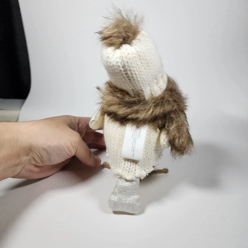 2015 TARGET Wondershop Featherly Friends Winter Bird Tan w/ Fur Hat & Scarf 6½